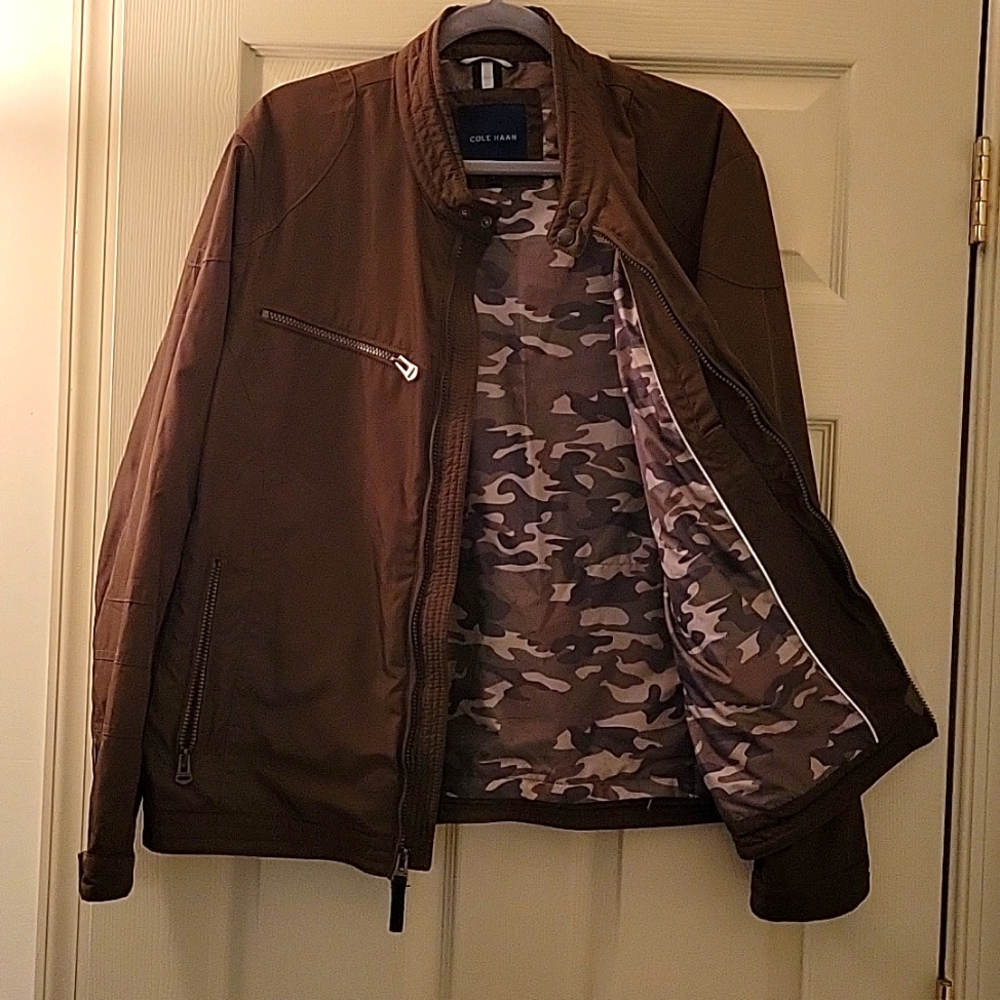 COLE HAAN  olive green exterior with fatigue interior men's jacket size large